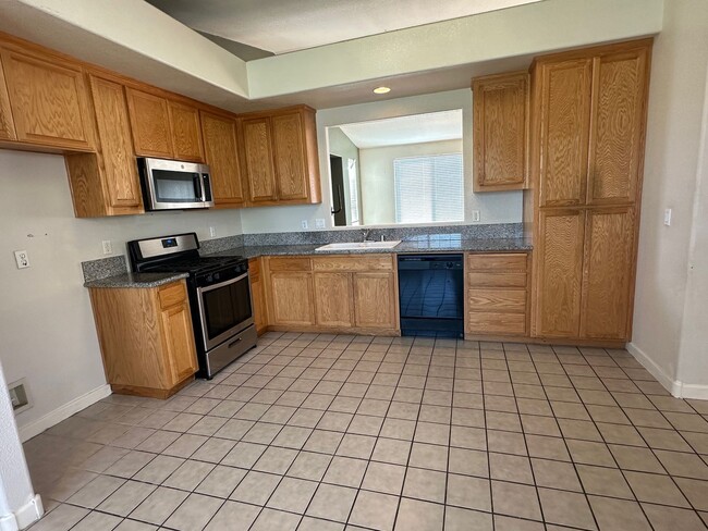 Photo - 3527 Griffith Dr