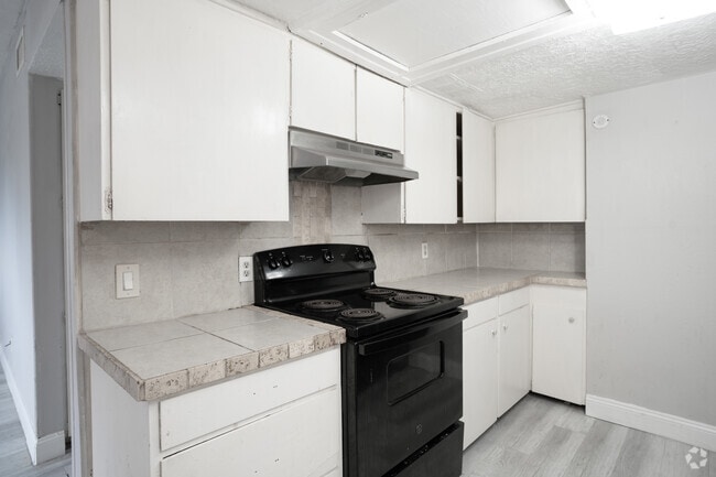 1BR, 1BA - 580SF - Kitchen