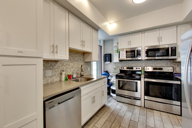 The Brooklyn (Furnished Rooms)
