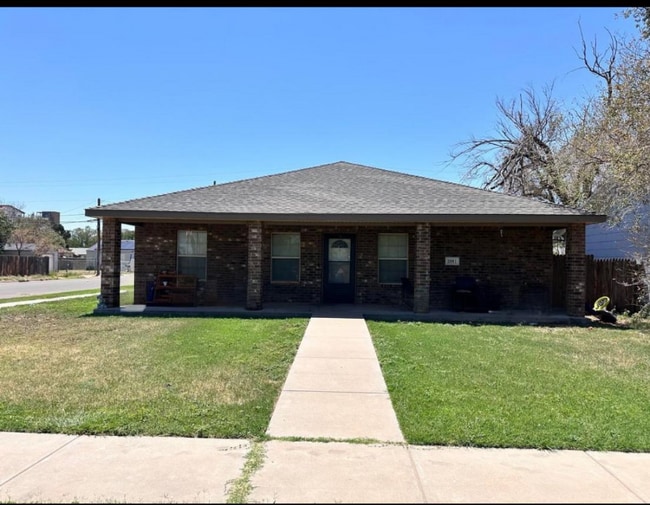 Building Photo - 2801 1st Pl Rental