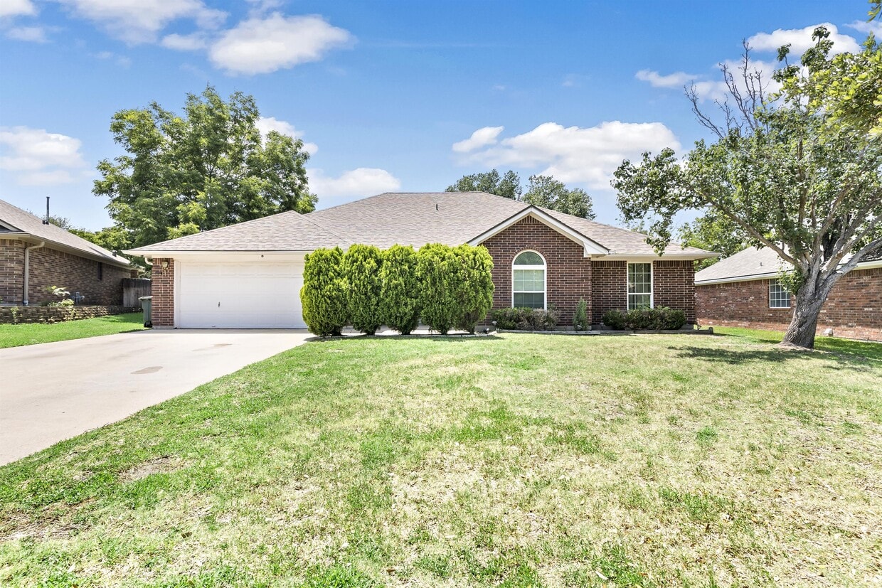 Photo - 3704 Eastshire Ct (Bryan, TX)