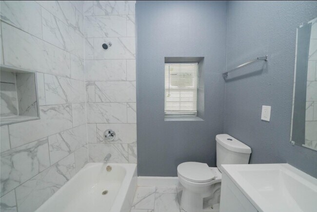 Building Photo - 1426 Telephone Rd Unit ST