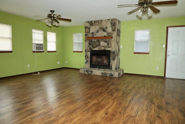 3420 Fairlane Ave