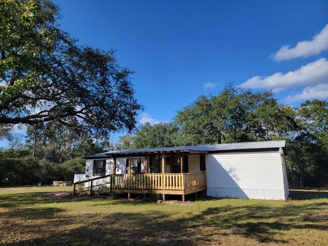 Building Photo - Lovely Home on Huge Fenced Yard in Lecanto!!!