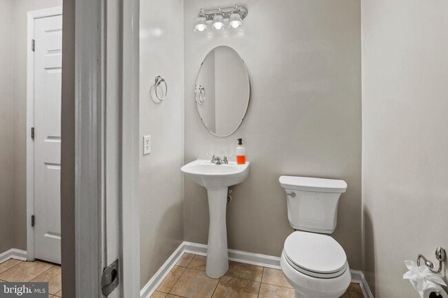 Photo - 8755 Thornbrook Dr