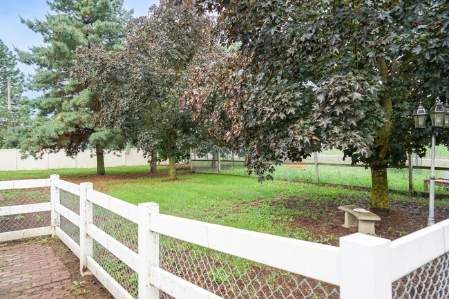 Building Photo - Mini "Ranch" in Hayden