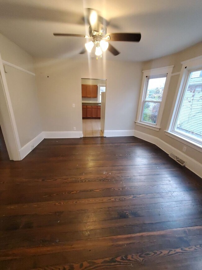 Photo - 6827 25th Ave Unit Lower