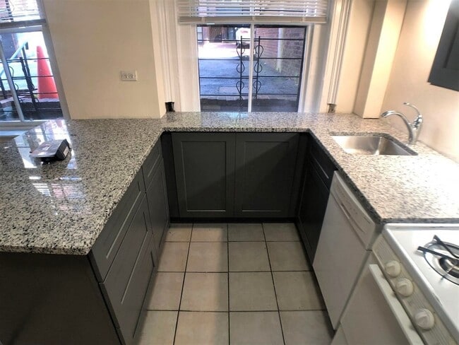 Photo - 107 Beacon St Unidad 2