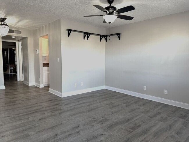 Photo - Updated 1/1 Villa