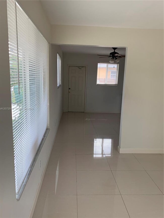 Photo - 1200 SW 31st Ave