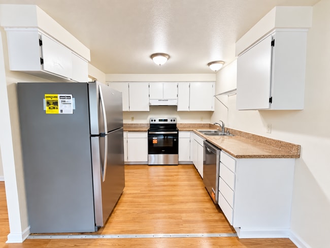 12208 118th Ave E Unit B