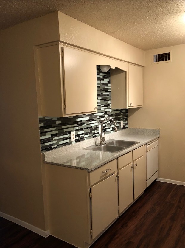 Miramar Apartments and Townhomes - Miramar Apartments and Townhomes