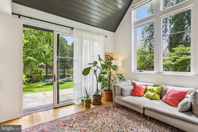 Photo - 3705 Brandywine St NW