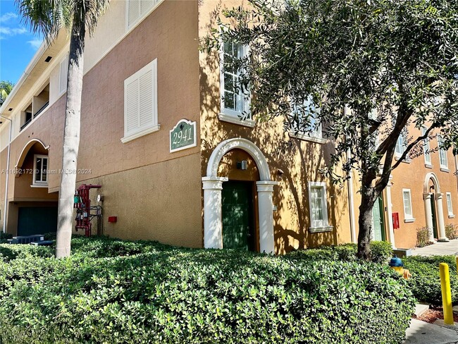 Photo - 2941 NE 185th St Unidad #1301 Rental