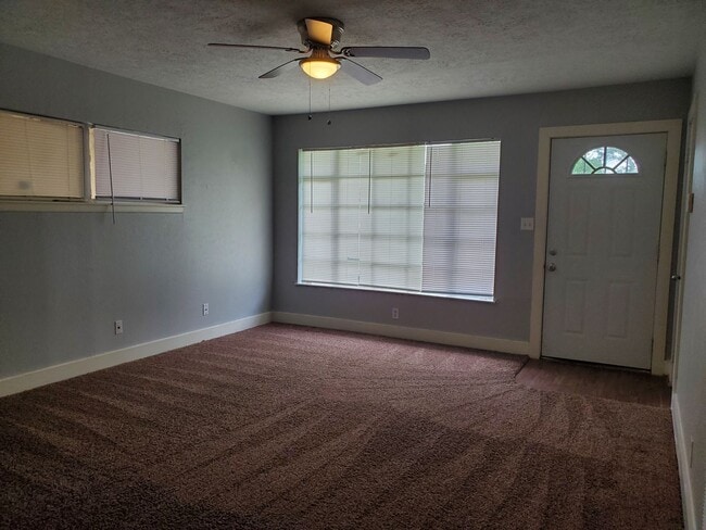Photo - 7725 Helbig Rd
