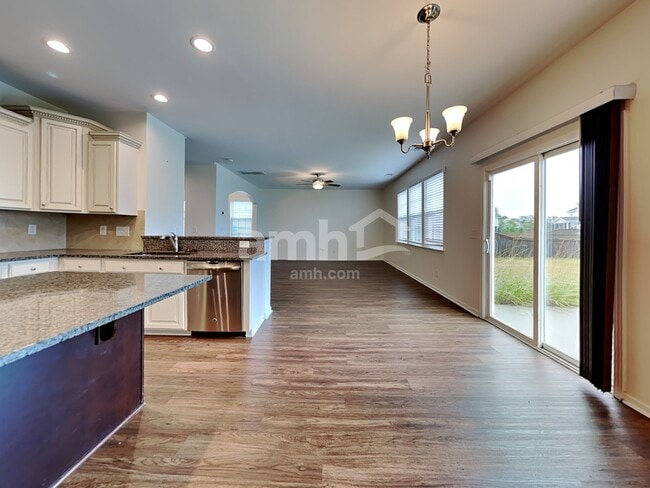 Photo - 614 Redbud Ln