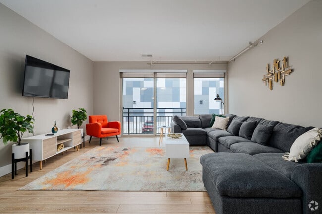 Building Photo - 515 E Market St Rental