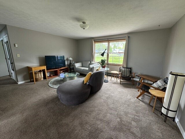 Photo - 198 E King Rd