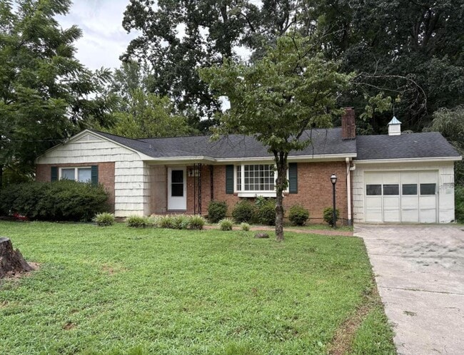 Building Photo - 1660 Thompson Dr Rental
