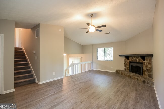 Photo - 733 Emerald Forest Cir SW