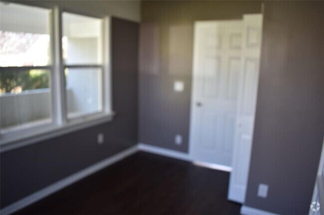 Building Photo - 146 Huff Ave Rental