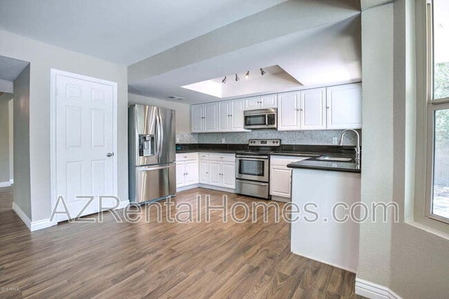 Photo - 1033 W Madero Ave