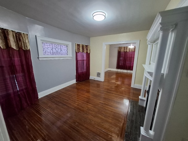 Photo - 31 Auchinvole Ave