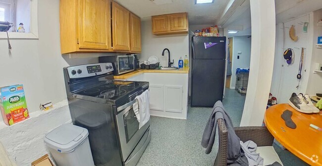 Building Photo - 731 Moro St Unit 2 Rental