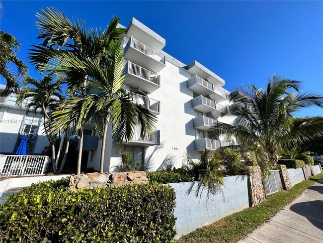 Photo - 1801 S Treasure Dr Unit 211