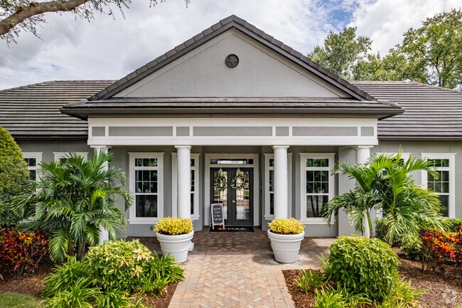 225 Sunlight Ln Lake Mary, FL 32746