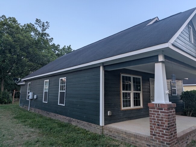 Photo - 549 Stevens St