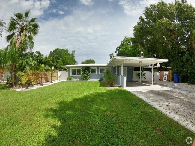 Building Photo - Beautiful 3/2 Home in North St. Pete