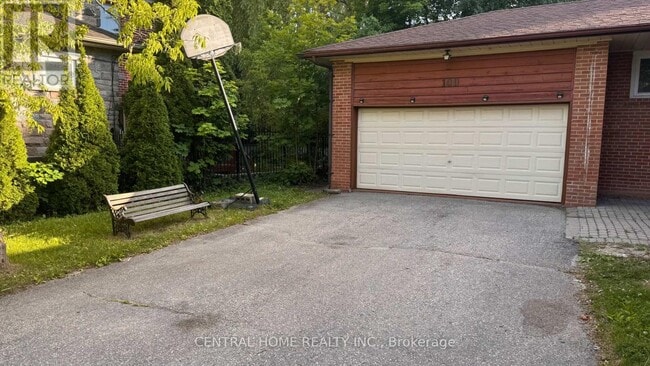 Photo - 100 Burbank Dr