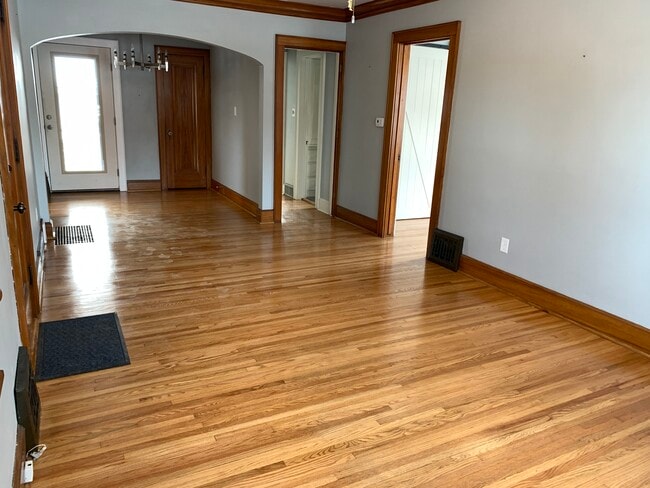 Photo - 4232 Urbandale Ave