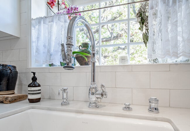 Photo - Burbank Wonder Years house