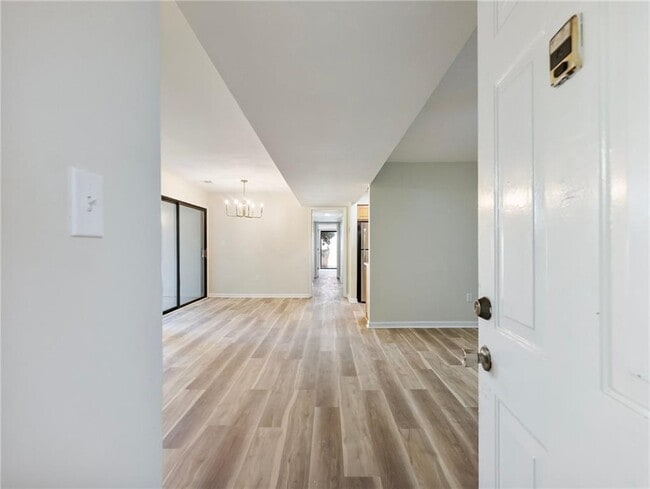 Photo - 605 Candler St Unidad C2