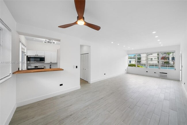 Photo - 4710 Pine Tree Dr Unit 31