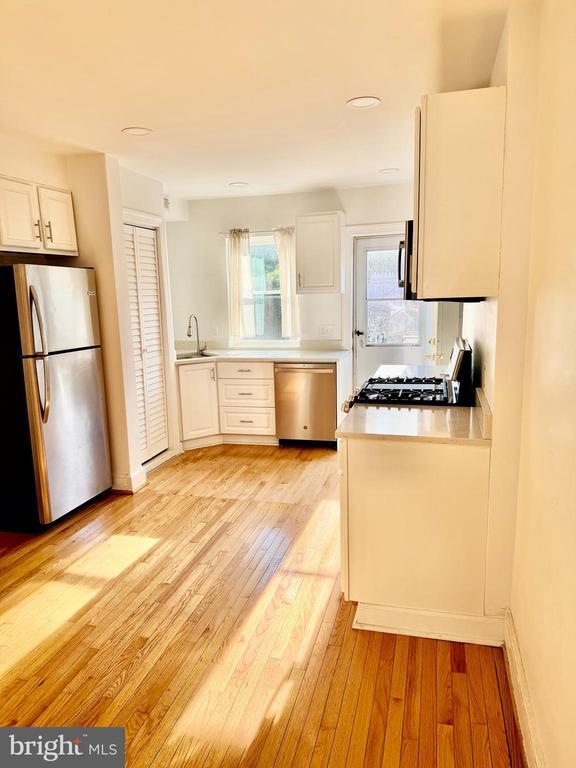 Photo - 420 N Henry St