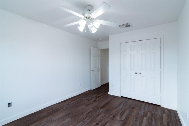 Troy Drive, Missouri City, TX 77459 - 3 BR 2.5 BA single-family home