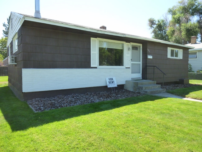 Building Photo - 1211 W Dalke Ave