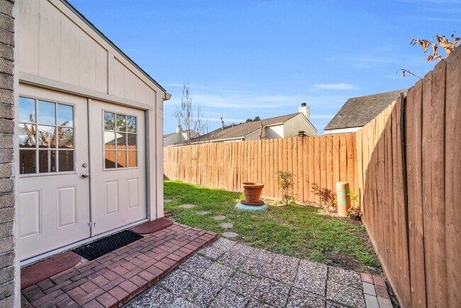 Photo - 18534 Meadows Way Dr