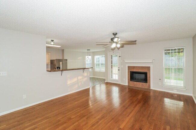7427 Fox Creek Dr