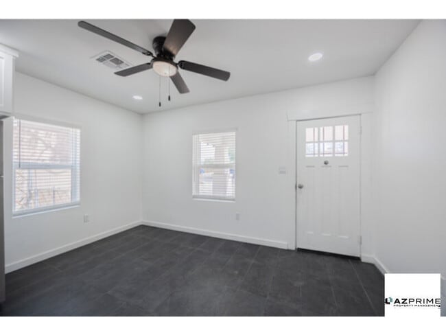 Photo - Stylish 3/2 Phoenix Duplex!