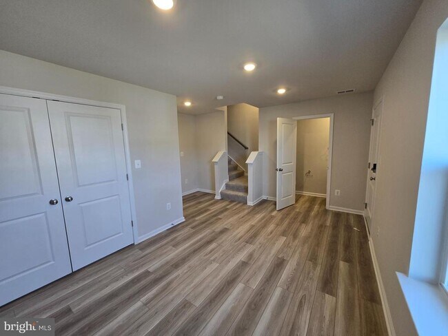 Photo - 1324 Red Clover Ln