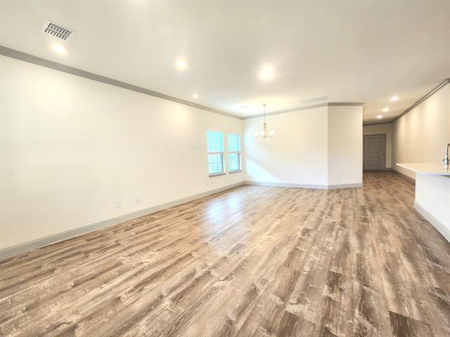 Photo - 490 Oak Crk Dr