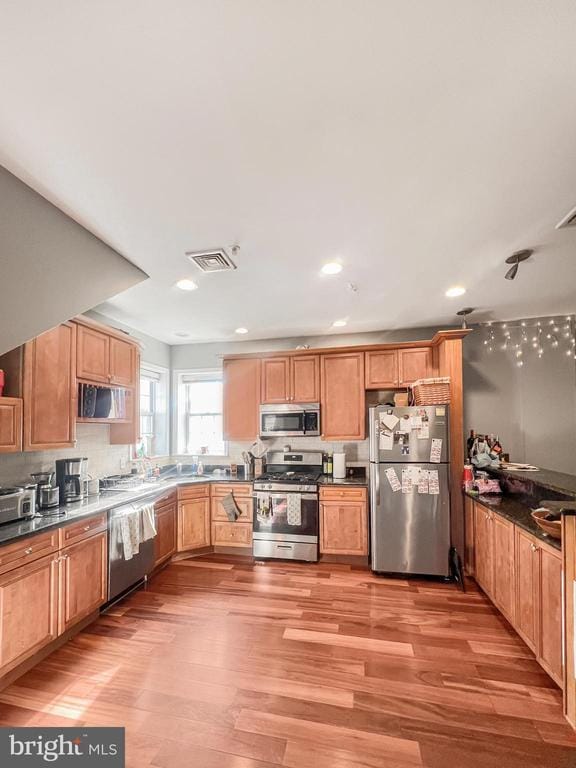 Building Photo - 738 S 11th St Unit 2R Rental