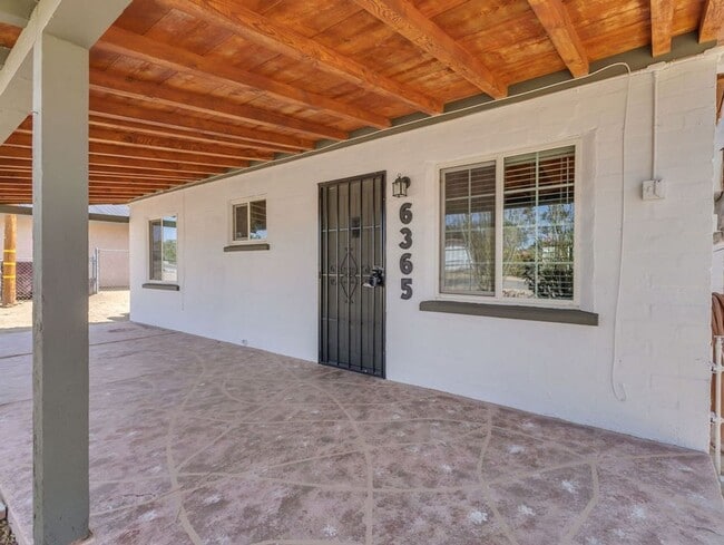 6365 Cahuilla Ave