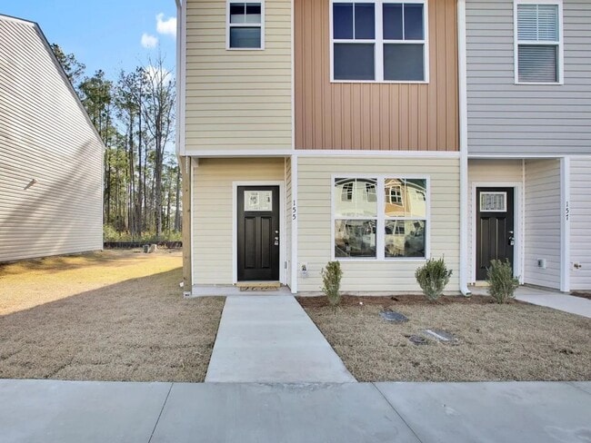 Building Photo - Beautiful unfurnished End unit - 2 bedroom... Rental