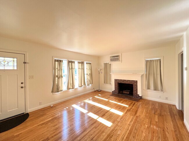 Photo - 3531 41st St