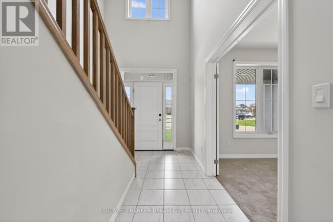 Photo - 98 Livingston Dr